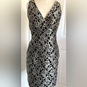 VALERIE BERTINELLI Black Gold Lace Look Dress 4 Sleeveless Padded Bust Lined